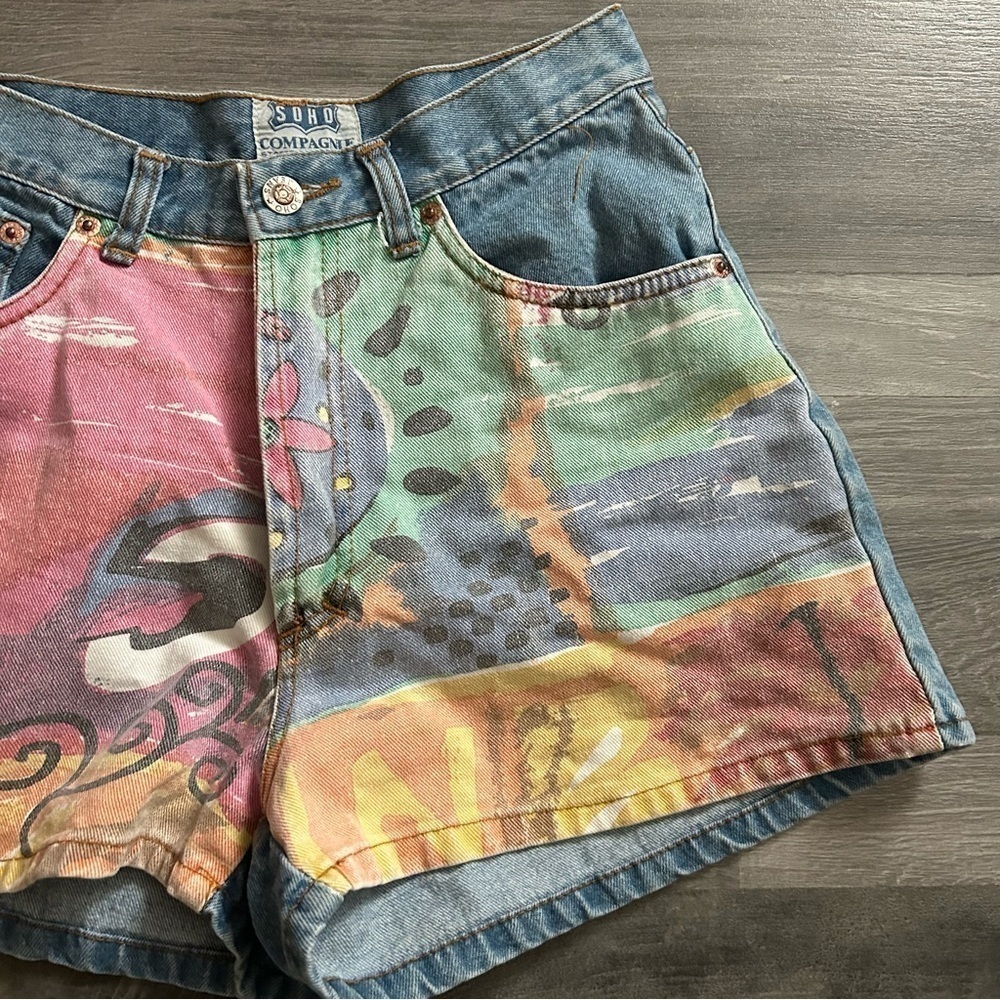 SOHO Vintage Graphic Denim High-Waisted Shorts - Picture 3 of 6
